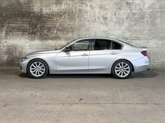 BMW 320d EfficientDynamics Edition High Executive 163pk 2014 (Origineel-NL) 3-serie, 4-XDD-34
