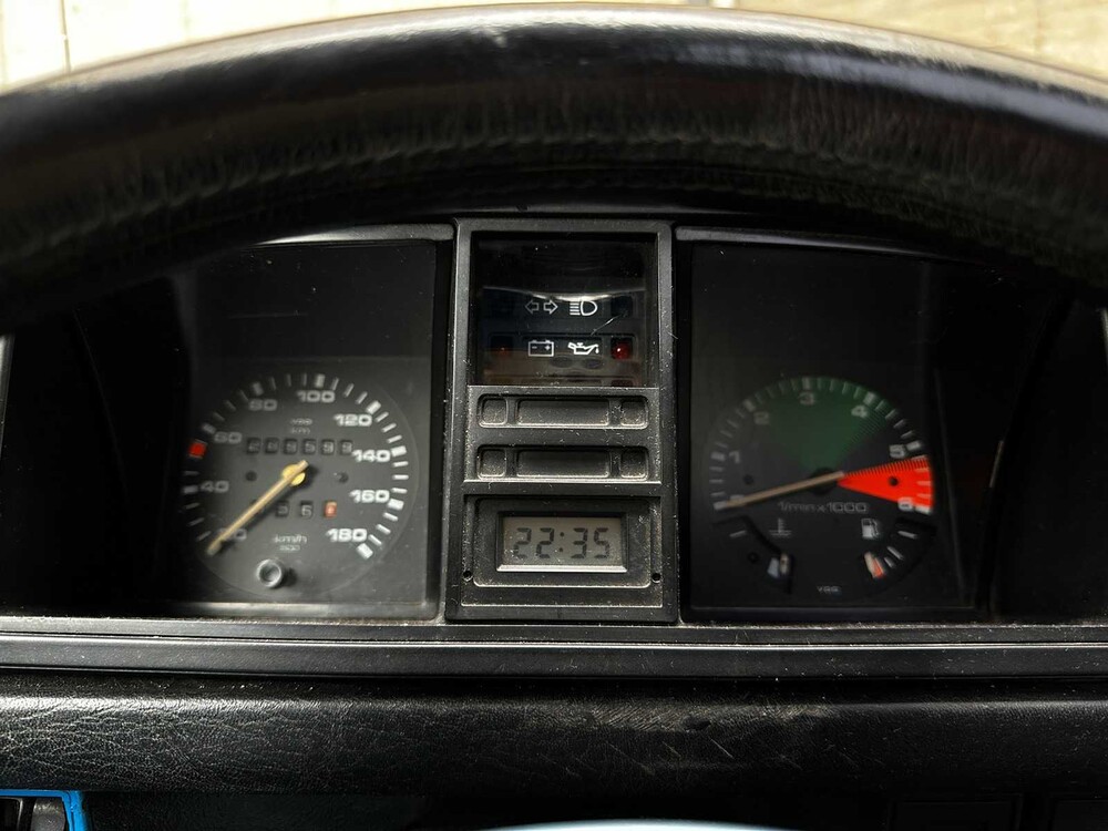 Volkswagen CARAVELLE (2.0L Motor Golf GTI) 7-Persoons 1986 Camper, 61-HRD-9