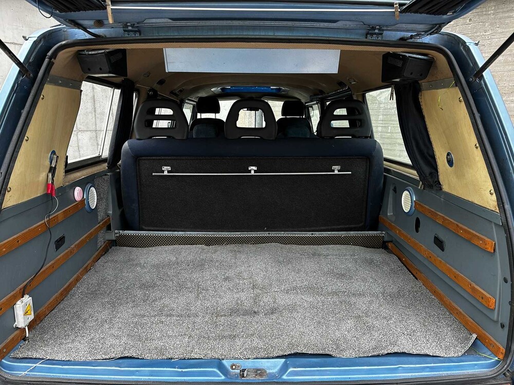 Volkswagen CARAVELLE (2.0L Motor Golf GTI) 7-Persoons 1986 Camper, 61-HRD-9