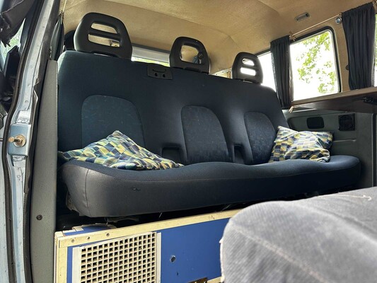 Volkswagen CARAVELLE (2.0L Motor Golf GTI) 7-Persoons 1986 Camper, 61-HRD-9