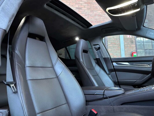 Porsche Panamera Turbo 4.8 V8 500pk 2009 Sport-Chrono, N-110-LT Youngtimer