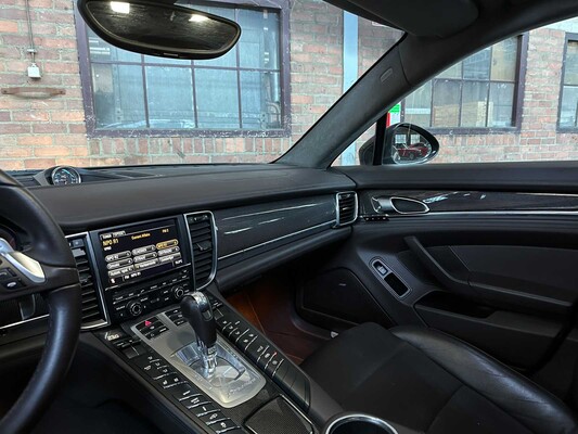 Porsche Panamera Turbo 4.8 V8 500pk 2009 Sport-Chrono, N-110-LT Youngtimer