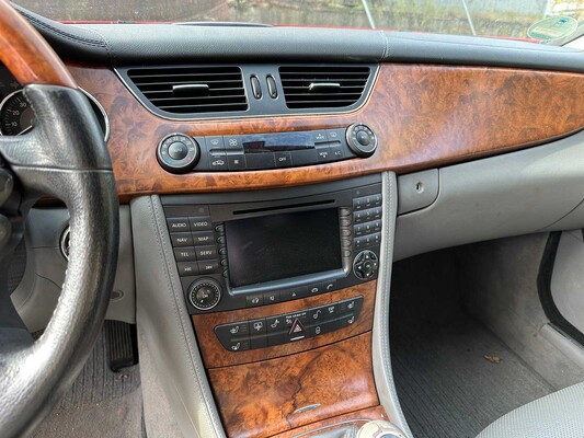 Mercedes-Benz CLS350 CGI 3.5 V6 293pk 2006 CLS-klasse, L-372-NV Youngtimer