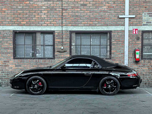 Porsche 911 Carrera 4 Cabriolet 3.6 996 320pk 2002 Youngtimer HANDGESCHAKELD