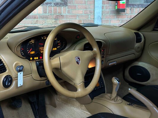 Porsche 911 Carrera 4 Cabriolet 3.6 996 320pk 2002 Youngtimer HANDGESCHAKELD