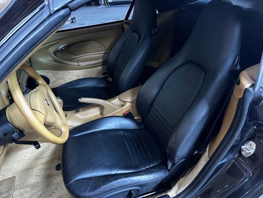 Porsche 911 Carrera 4 Cabriolet 3.6 996 320pk 2002 Youngtimer HANDGESCHAKELD