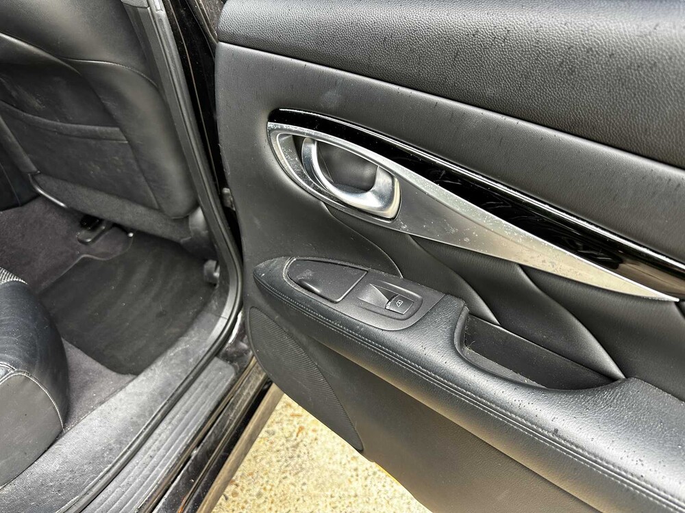 Infiniti M 37 S Premium 320pk 2010, 40-TKN-5