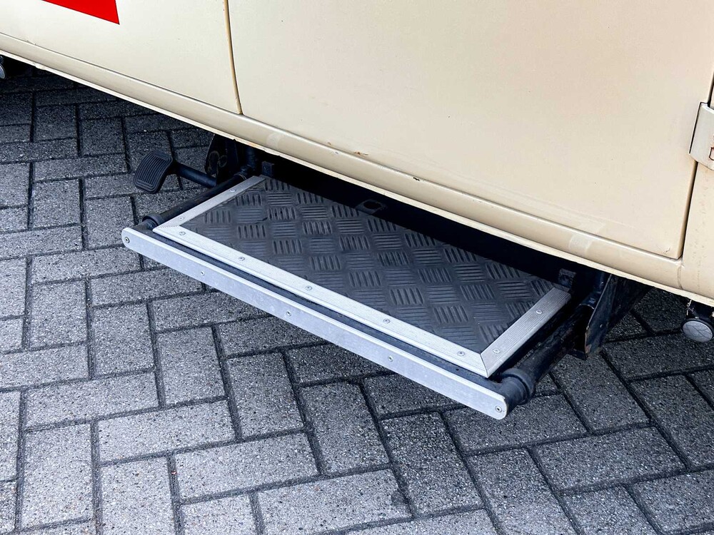 Volkswagen T1 Ambulance Transporter 1500-27 1965, BE-02-41