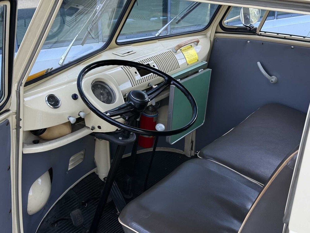 Volkswagen T1 Ambulance Transporter 1500-27 1965, BE-02-41