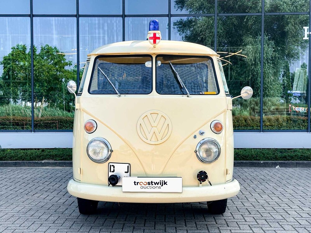 Volkswagen T1 Ambulance Transporter 1500-27 1965, BE-02-41