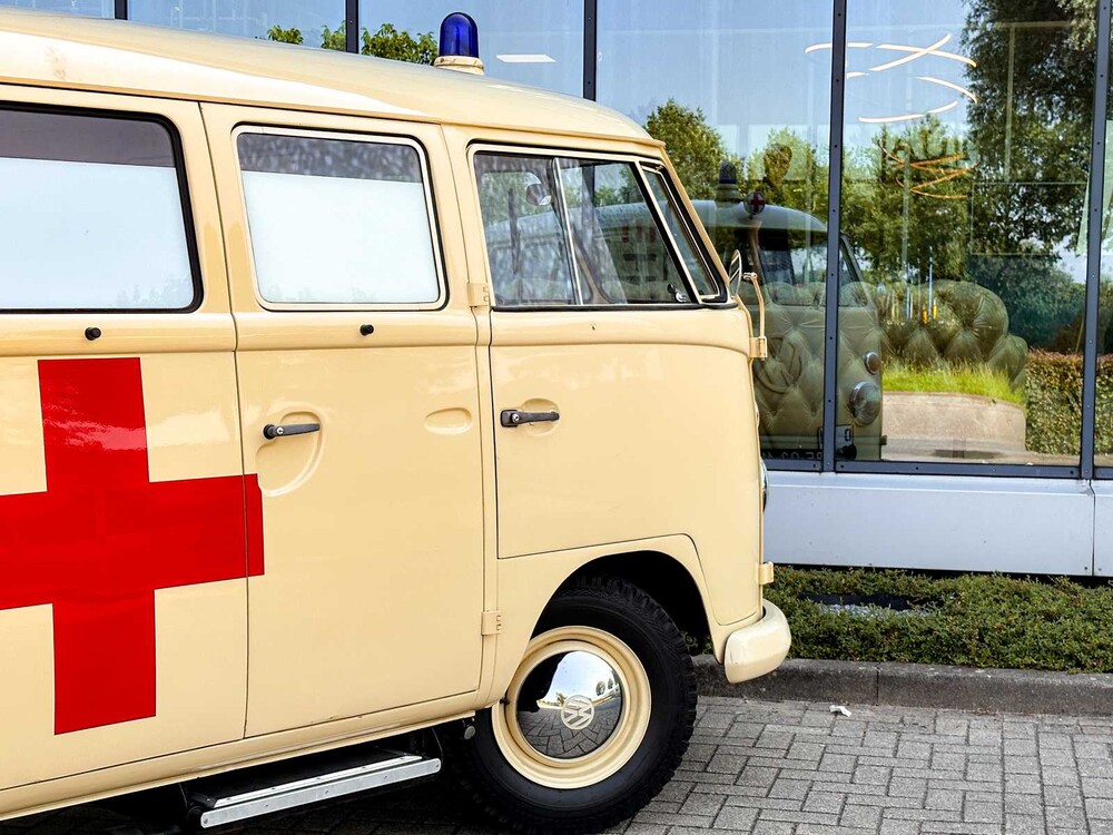 Volkswagen T1 Ambulance Transporter 1500-27 1965, BE-02-41