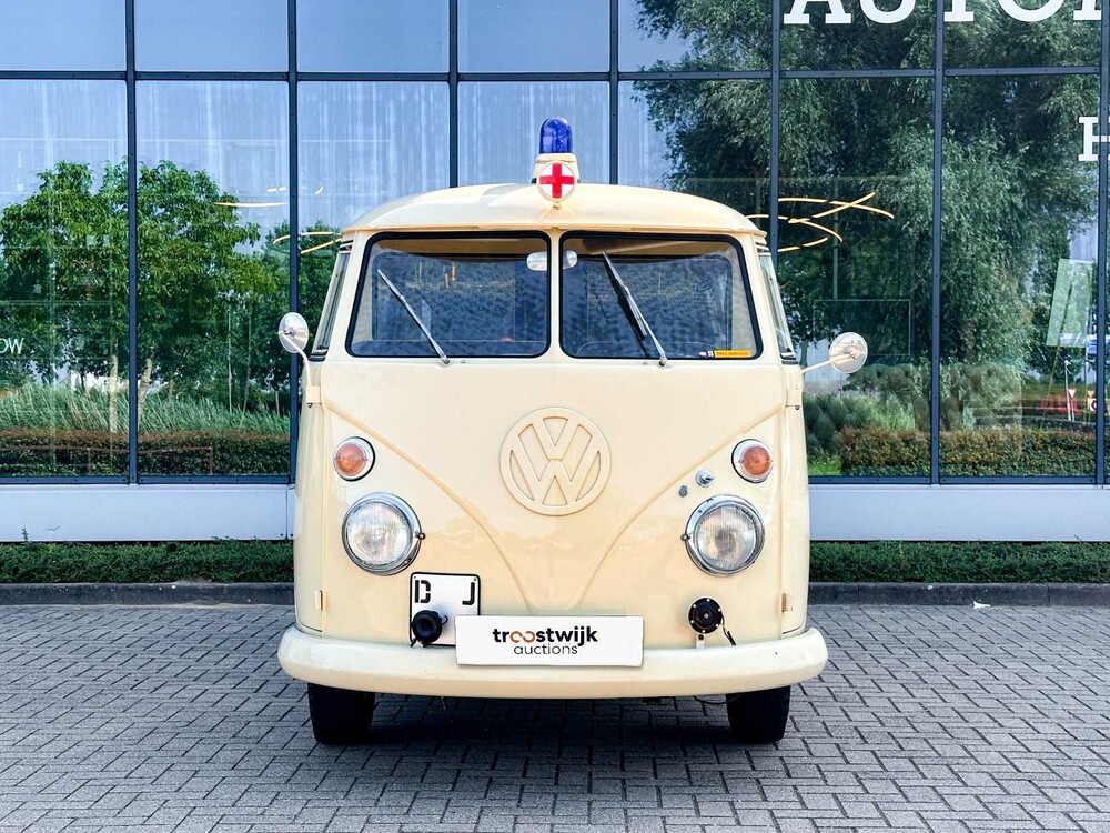 Volkswagen T1 Ambulance Transporter 1500-27 1965, BE-02-41