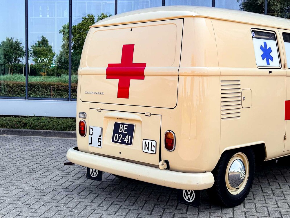 Volkswagen T1 Ambulance Transporter 1500-27 1965, BE-02-41