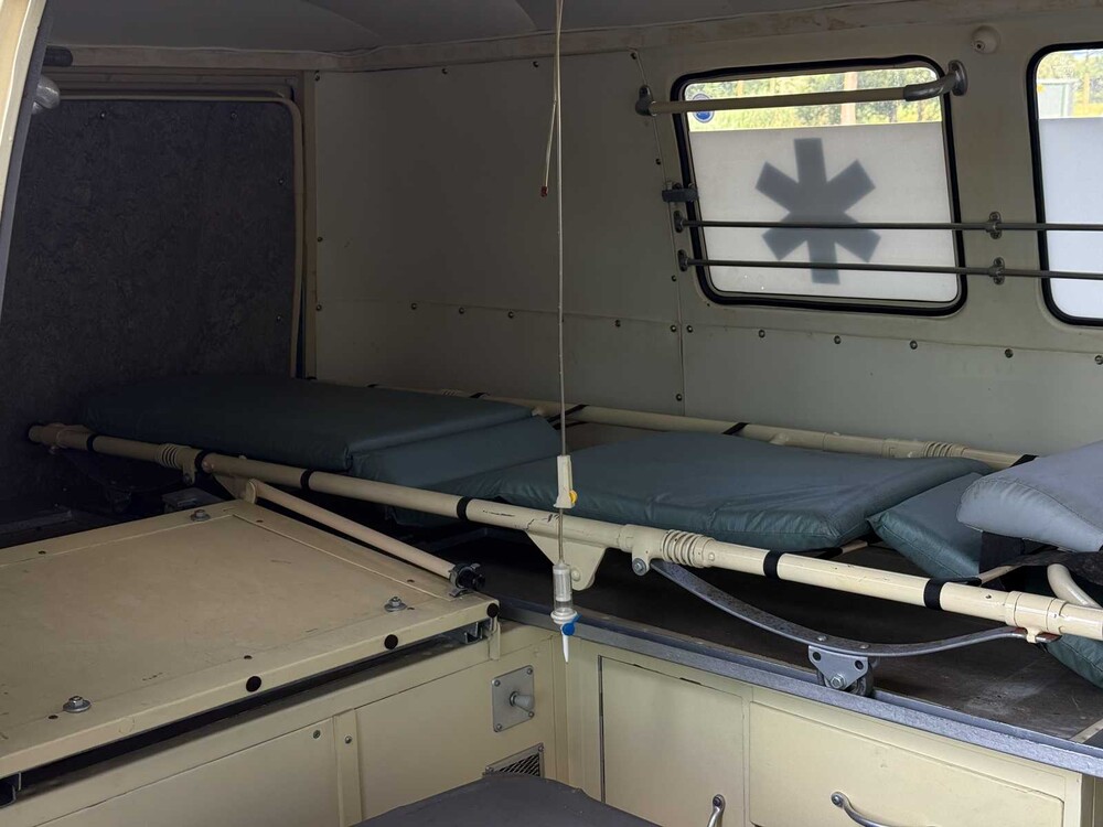 Volkswagen T1 Ambulance Transporter 1500-27 1965, BE-02-41