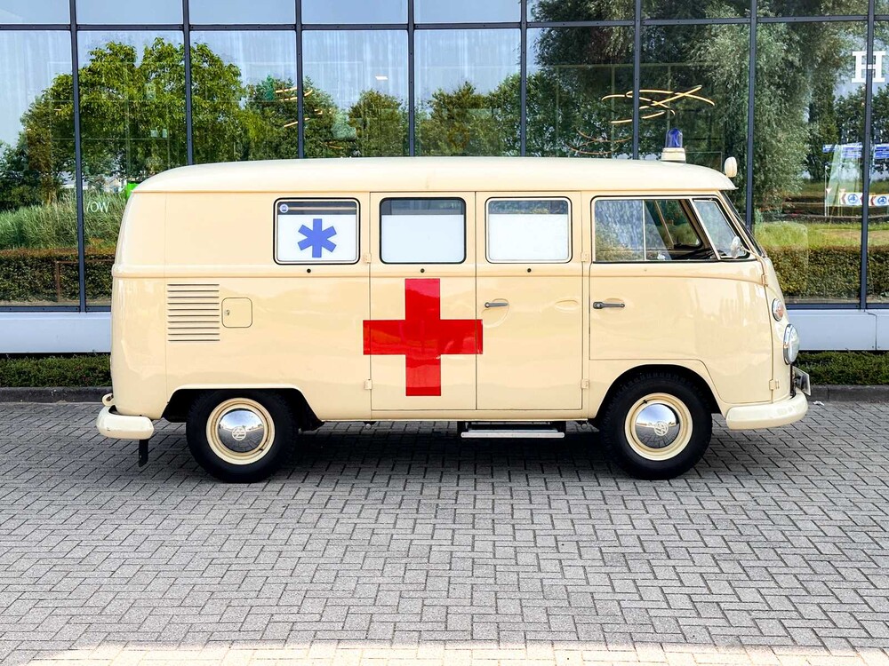 Volkswagen T1 Ambulance Transporter 1500-27 1965, BE-02-41