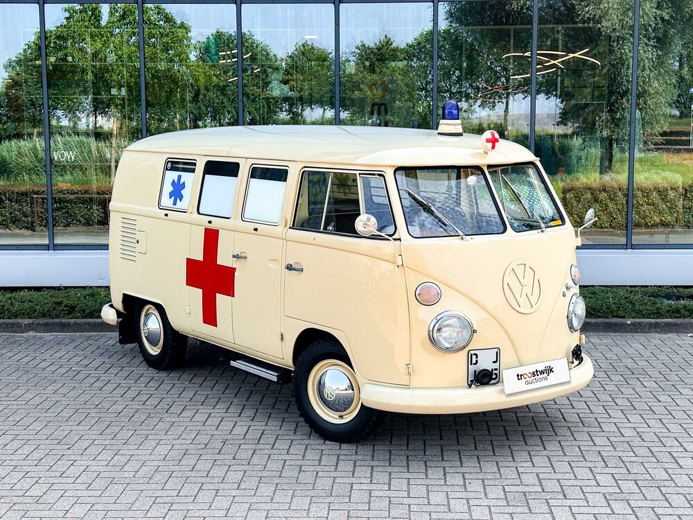 Volkswagen T1 Ambulance Transporter 1500-27 1965, BE-02-41