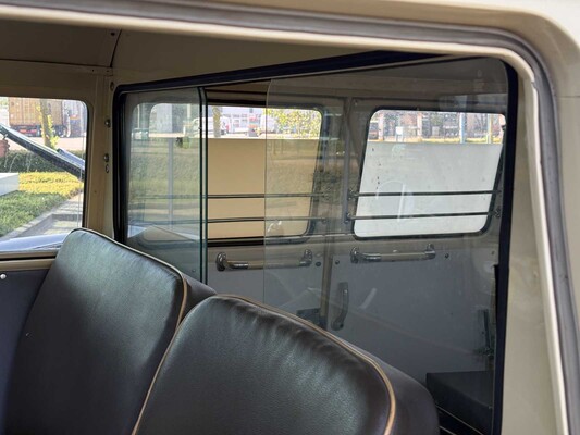 Volkswagen T1 Ambulance Transporter 1500-27 1965, BE-02-41