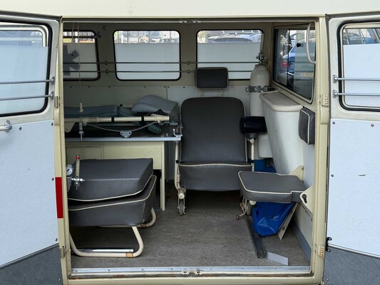 Volkswagen T1 Ambulance Transporter 1500-27 1965, BE-02-41