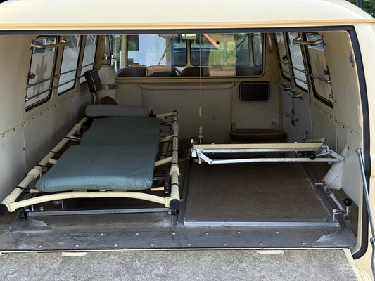 Volkswagen T1 Ambulance Transporter 1500-27 1965, BE-02-41