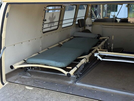 Volkswagen T1 Ambulance Transporter 1500-27 1965, BE-02-41