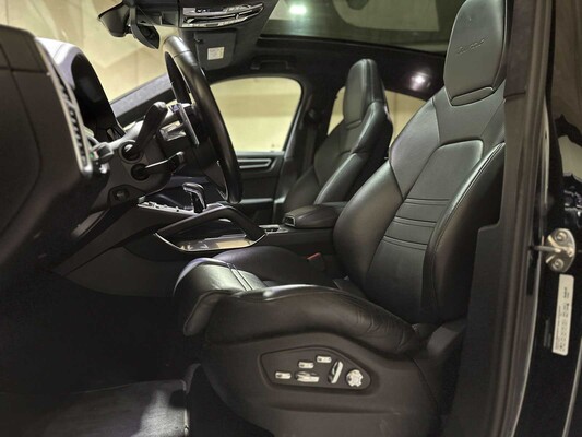 Porsche Cayenne Coupe Turbo 4.0 V8 549pk 2019, J-757-HF