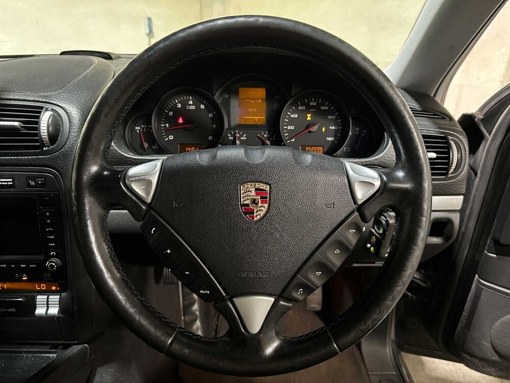 Porsche Cayenne 3.2 V6 250pk 2005 4x4, 8-SBX-00