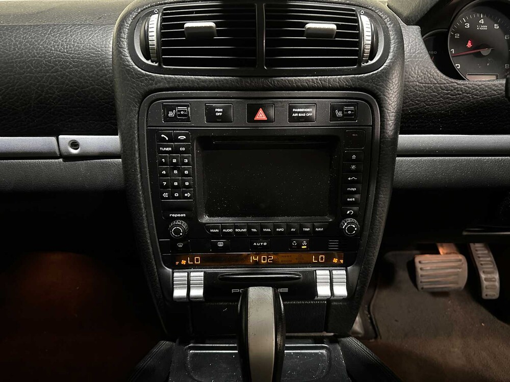 Porsche Cayenne 3.2 V6 250pk 2005 4x4, 8-SBX-00