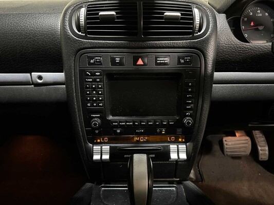 Porsche Cayenne 3.2 V6 250pk 2005 4x4, 8-SBX-00