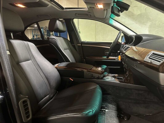 BMW 735i E65 3.6 V8 7-serie 272pk 2004 (Automaat), KFH-48-R