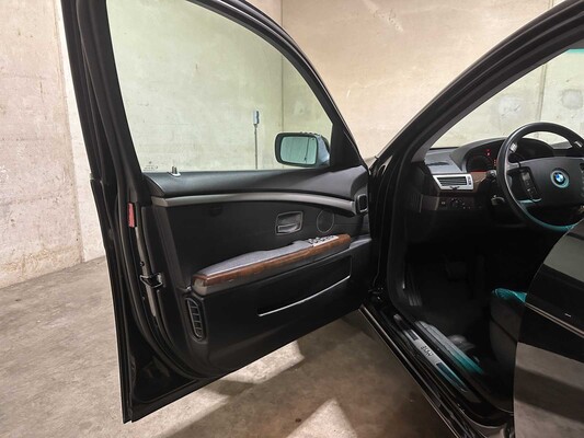 BMW 735i E65 3.6 V8 7-serie 272pk 2004 (Automaat), KFH-48-R