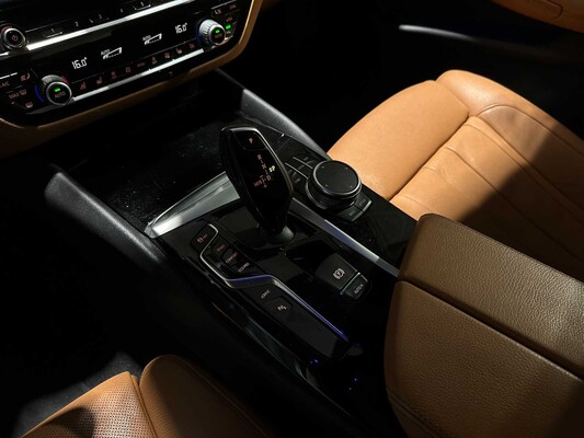 BMW 530e iPerformance High Executive 5-serie 252pk 2019 (Origineel-NL + 1eigenaar), ZT-244-H