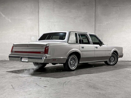 Lincoln Town Car 4.9 V8 Signature SD 160hp 1989, K-946-BX