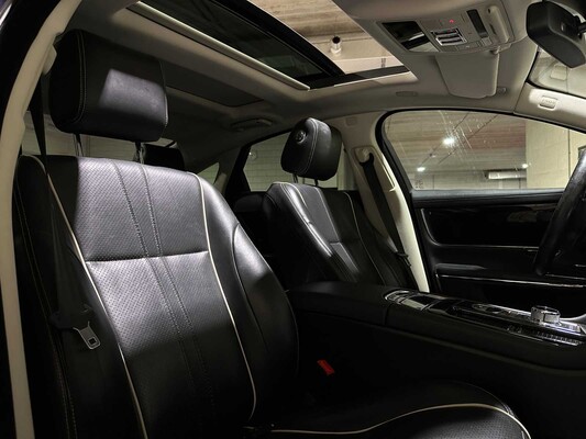Jaguar XJ 3.0 D Premium Luxury 300hp 2016, RV-612-X