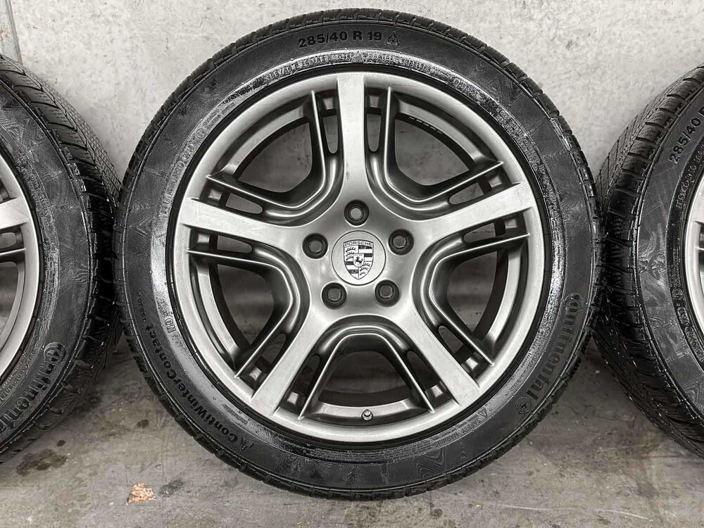 Porsche wielen set (Winterbanden) R19 Continental