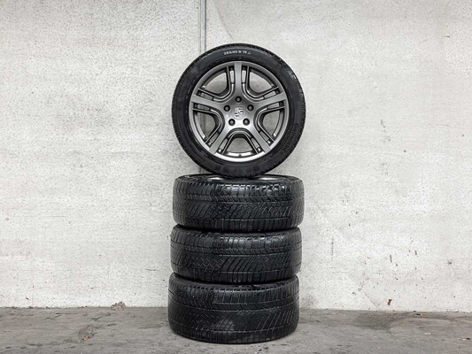 Luxury, sports and classic cars te Tiel