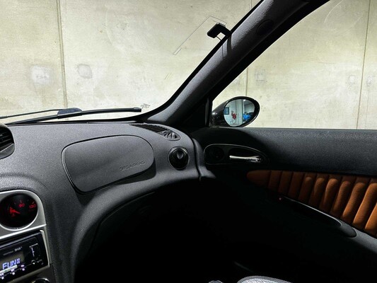 Alfa Romeo 156 GTA 3.2 V6 Berlina 250pk 2003 (Original-NL), 51-LV-RH Youngtimer