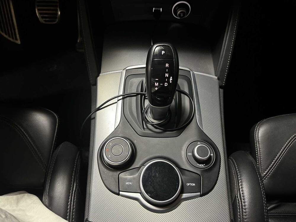 Alfa Romeo Stelvio 2.0 T AWD B-Tech 200pk 2020 (Origineel-NL), H-177-FB