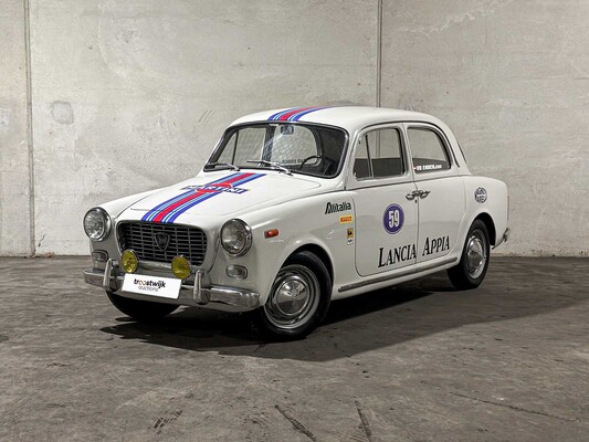 Luxury, sports and classic cars te Tiel