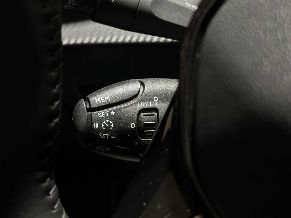 Peugeot 2008 1.2 PT Active Pack 102pk 2023 (Origineel-NL + 1e eigenaar), S-736-SX