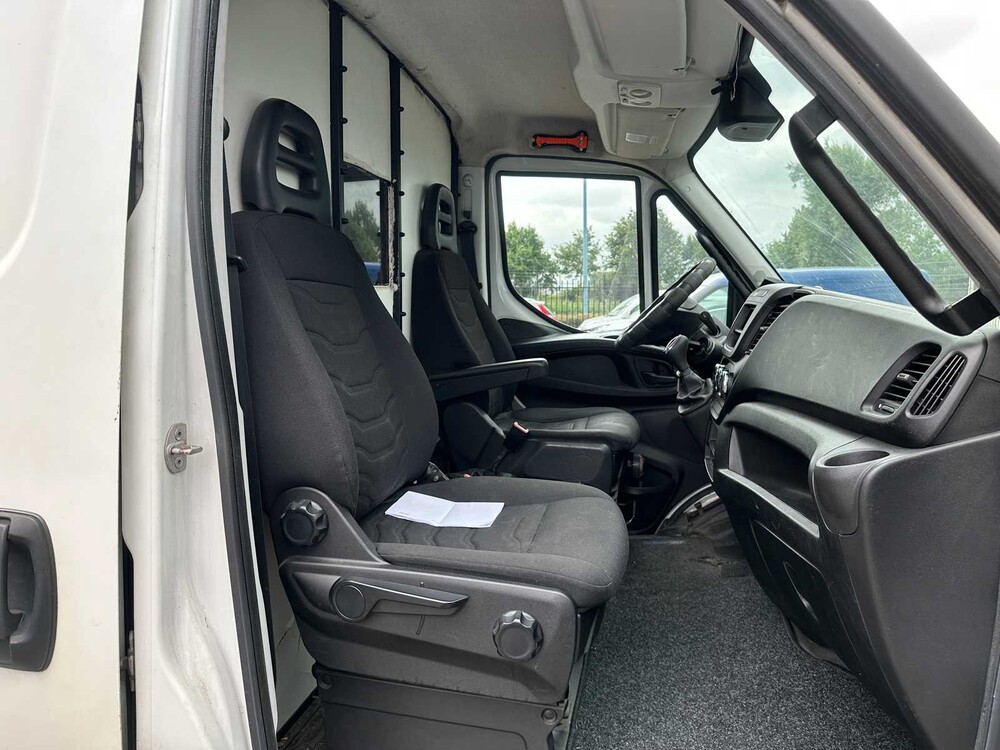 Iveco Daily 35S11V 2.3 410 H3 106pk 2016 (Origineel-NL) Automaat, VT-330-S