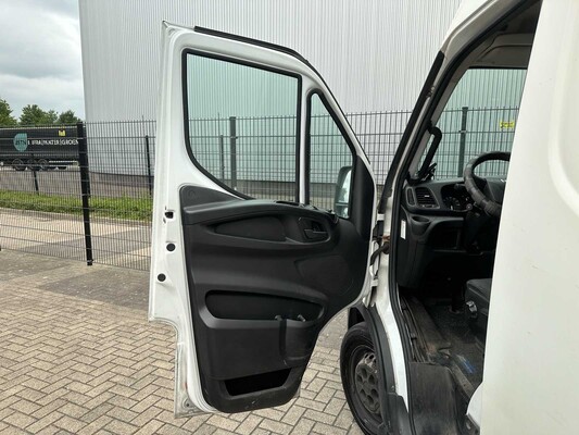 Iveco Daily 35S11V 2.3 410 H3 106pk 2016 (Origineel-NL) Automaat, VT-330-S