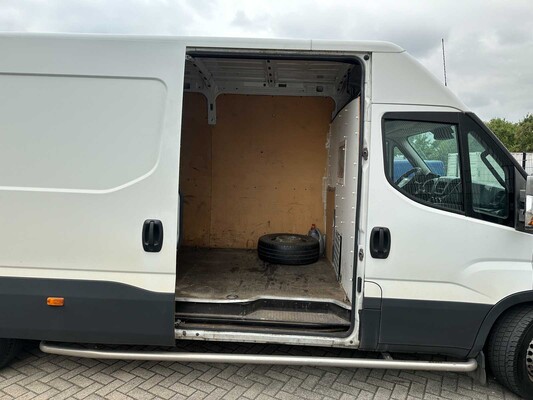 Iveco Daily 35S11V 2.3 410 H3 106pk 2016 (Origineel-NL) Automaat, VT-330-S