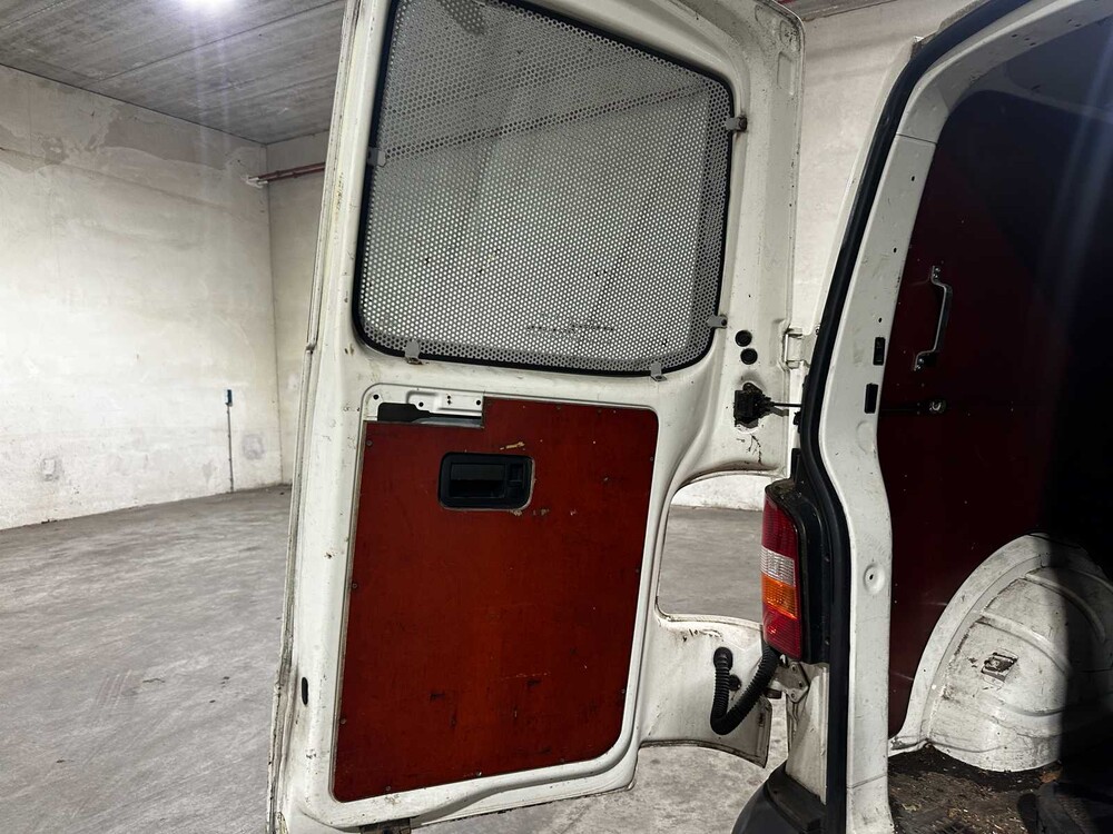 Volkswagen Transporter 2.5 TDI 340 DC 131pk 2006 (Origineel-NL) Dubbele Cabine, 23-BZ-JN