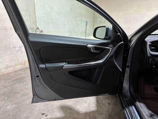 Volvo V60 2.4 D5 Twin Engine Special Edition 163pk 2015, NH-759-L