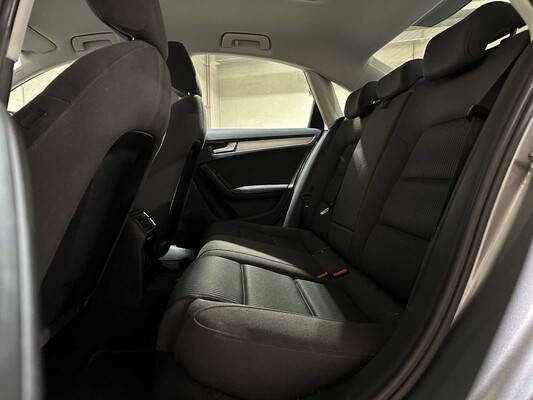 Audi A4 Limousine 1.8 TFSI Pro Line 120pk 2010 (Origineel-NL), 57-LGF-3