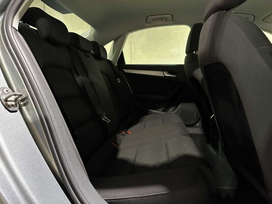 Audi A4 Limousine 1.8 TFSI Pro Line 120pk 2010 (Origineel-NL), 57-LGF-3