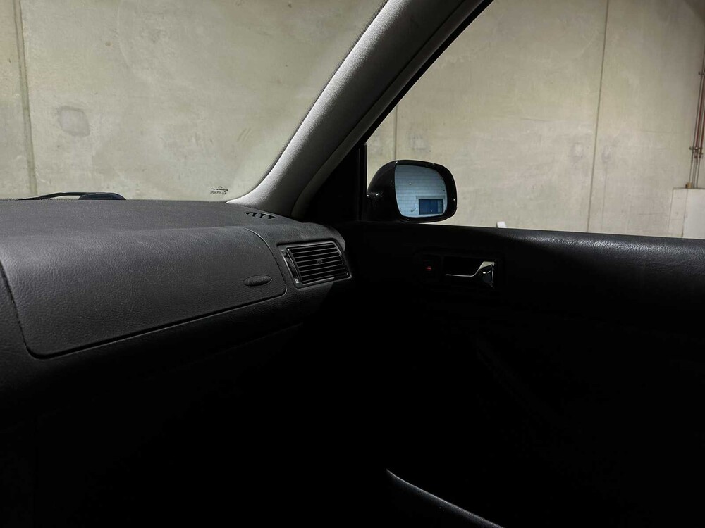 Volkswagen Golf 1.6 Trendline 101pk 2000, 99-DT-KF