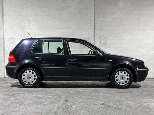 Volkswagen Golf 1.6 Trendline 101pk 2000, 99-DT-KF