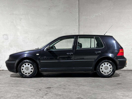 Volkswagen Golf 1.6 Trendline 101pk 2000, 99-DT-KF