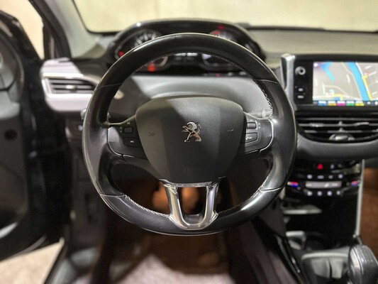Peugeot 2008 1.2 PureTech Allure 110pk 2018 (Origineel-NL), RL-527-Z